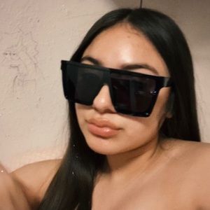 Meet your Posher, Estefania